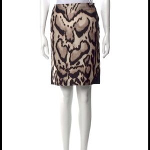 Leopard print pencil Dian Von Furstenberg skirt. Size 6
